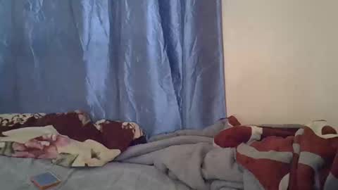 Snapshot of slim_alicia chatting on 11/08/25, 06:02 Alicia online show from 11/08/25, 06:02