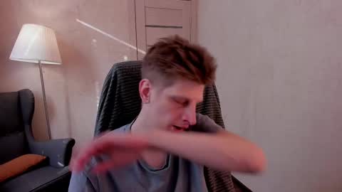 Snapshot of slim_andy chatting on 02/20/25, 10:16 Andy online show from 02/20/25, 10:16