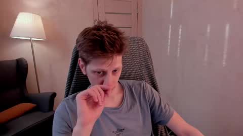 Snapshot of slim_andy chatting on 02/21/25, 08:18 Andy online show from 02/21/25, 08:18