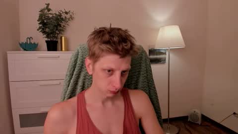 Snapshot of slim_andy chatting on 09/26/25, 07:23 Andy online show from 09/26/25, 07:23