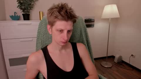 Snapshot of slim_andy chatting on 10/10/25, 07:40 Andy online show from 10/10/25, 07:40