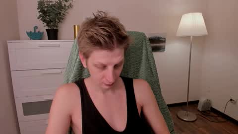 Snapshot of slim_andy chatting on 10/17/25, 07:33 Andy online show from 10/17/25, 07:33