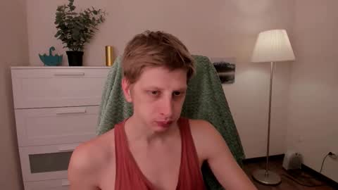 Snapshot of slim_andy chatting on 10/25/25, 10:01 Andy online show from 10/25/25, 10:01