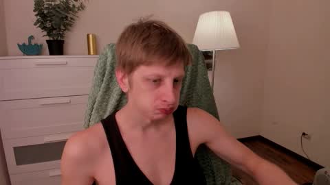 Snapshot of slim_andy chatting on 11/01/25, 10:17 Andy online show from 11/01/25, 10:17