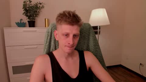 Snapshot of slim_andy chatting on 11/09/25, 08:18 Andy online show from 11/09/25, 08:18