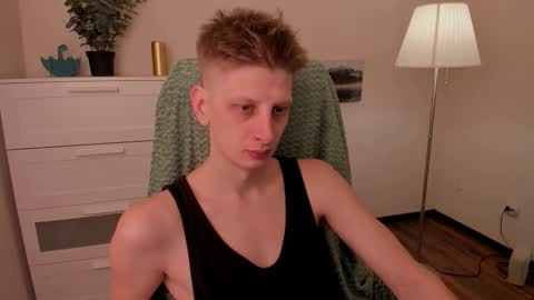 Snapshot of slim_andy chatting on 11/14/25, 08:18 Andy online show from 11/14/25, 08:18