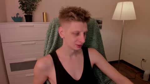 Snapshot of slim_andy chatting on 11/20/25, 08:19 Andy online show from 11/20/25, 08:19