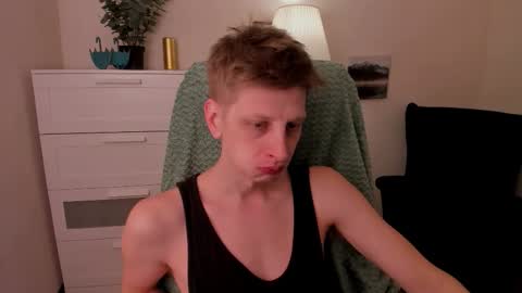 Snapshot of slim_andy chatting on 12/14/25, 08:24 Andy online show from 12/14/25, 08:24