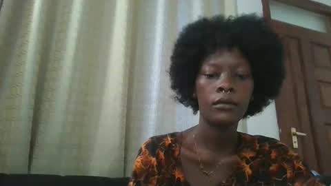 Snapshot of slim_bitch_ chatting on 12/02/25, 03:34 becky online show from 12/02/25, 03:34