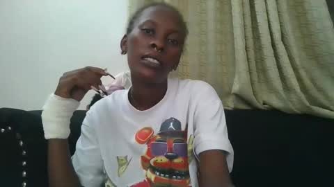 Snapshot of slim_bitch_ chatting on 01/05/26, 07:06 becky online show from 01/05/26, 07:06