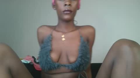 Snapshot of slim_bitch_ chatting on 02/11/26, 04:34 becky online show from 02/11/26, 04:34