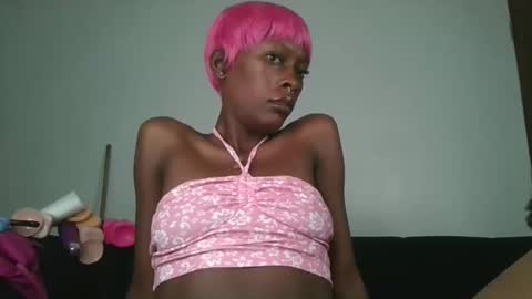 Snapshot of slim_bitch_ chatting on 02/19/26, 10:28 becky online show from 02/19/26, 10:28