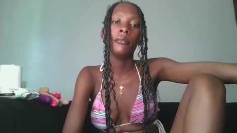 Snapshot of slim_bitch_ chatting on 03/17/26, 06:17 becky online show from 03/17/26, 06:17
