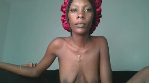 Snapshot of slim_bitch_ chatting on 04/01/26, 09:56 becky online show from 04/01/26, 09:56