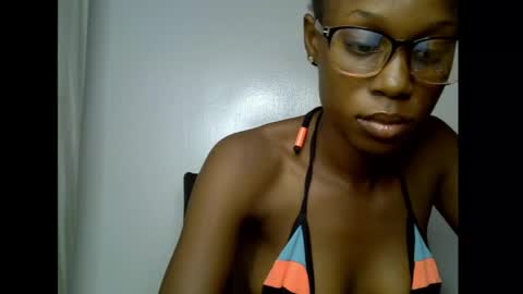 Snapshot of slim_candy12 chatting on 05/31/26, 06:09 Lily online show from 05/31/26, 06:09