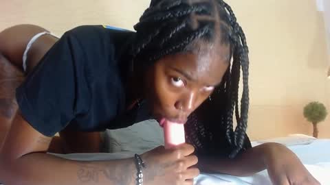 Snapshot of slim_chocobar18 chatting on 12/12/24, 10:42 slim_chocobar18 online show from 12/12/24, 10:42