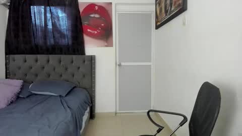 slim_master12 online show from 06/09/26, 06:08
