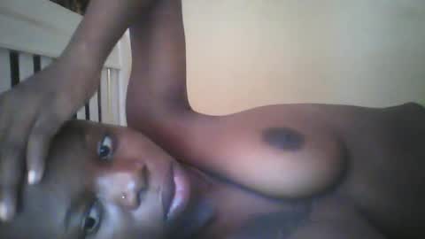 slim_petite_ebony online show from 12/18/24, 10:19