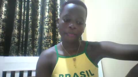 slim_petite_ebony online show from 12/31/24, 11:39