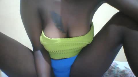 slim_petite_ebony online show from 01/30/25, 11:13