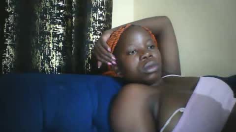 slim_petite_ebony online show from 05/23/26, 11:31