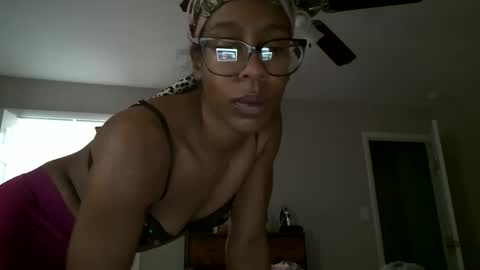 slimmmgooodiexoxo online show from 12/18/25, 12:33