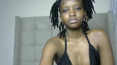 Snapshot of slimthicky_12 chatting on 05/31/26, 10:22 slim online show from 05/31/26, 10:22