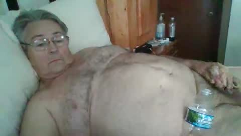 Snapshot of slippery_duck chatting on 04/27/26, 06:17 slippery_duck online show from 04/27/26, 06:17