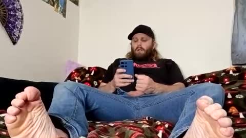Snapshot of slobberycocklove chatting on 06/14/26, 07:27 Mr King Feet 69 online show from 06/14/26, 07:27