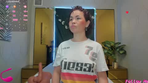 Snapshot of slut_milf4u chatting on 12/17/24, 11:49 Paola online show from 12/17/24, 11:49