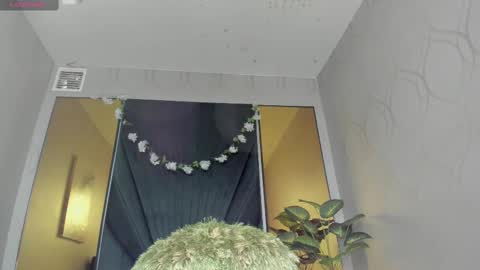 Snapshot of slut_milf4u chatting on 02/11/25, 05:29 Paola online show from 02/11/25, 05:29