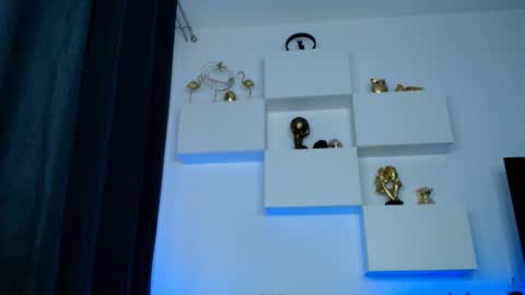 Snapshot of slut_tattoogirl chatting on 12/17/25, 07:36 Ariana online show from 12/17/25, 07:36