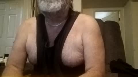 Snapshot of slutbreeze101 chatting on 06/24/26, 05:12 slutbreeze101 online show from 06/24/26, 05:12