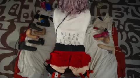 Snapshot of slutgurl_pdx chatting on 09/27/25, 08:14 slutgurl_pdx online show from 09/27/25, 08:14