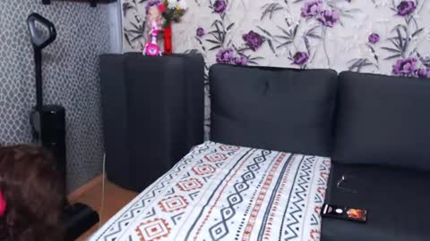 slutihmami online show from 06/14/26, 07:10