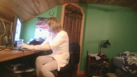 Snapshot of slutjennifertransxx chatting on 10/07/25, 02:20 slutjennifertransxx online show from 10/07/25, 02:20