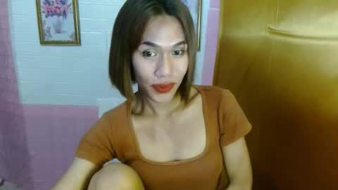 Snapshot of slutqueen_raz chatting on 10/03/25, 02:47 Raz online show from 10/03/25, 02:47