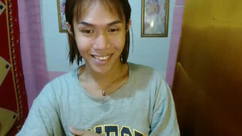 Snapshot of slutqueen_raz chatting on 10/20/25, 12:22 Raz online show from 10/20/25, 12:22