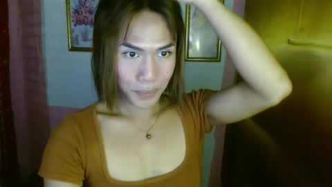 Snapshot of slutqueen_raz chatting on 10/26/25, 01:39 Raz online show from 10/26/25, 01:39