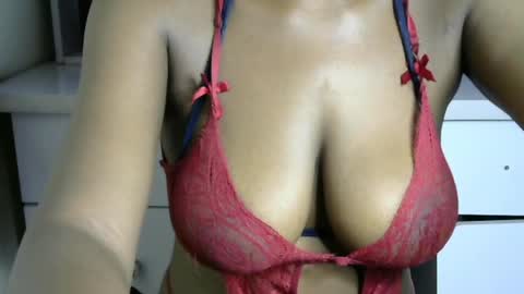 Snapshot of sluttx_choco chatting on 04/18/26, 08:51 sluttx_choco online show from 04/18/26, 08:51