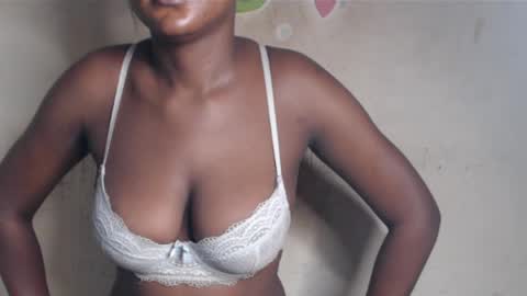 Snapshot of sluttx_choco chatting on 05/25/26, 10:43 sluttx_choco online show from 05/25/26, 10:43