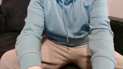 Snapshot of slutty_college_couple chatting on 12/19/24, 11:35 slutty_college_couple online show from 12/19/24, 11:35