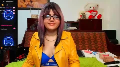 Snapshot of slutty_milf_bitch chatting on 11/02/25, 11:45 Ana online show from 11/02/25, 11:45