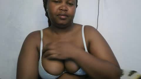Snapshot of slutty_shan chatting on 10/22/25, 04:24 slutty_shan online show from 10/22/25, 04:24