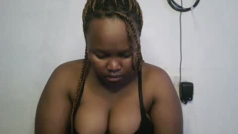 Snapshot of slutty_shan chatting on 10/25/25, 07:16 slutty_shan online show from 10/25/25, 07:16