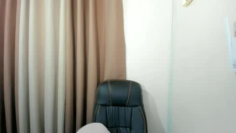 SHANIN online show from 06/18/26, 01:17