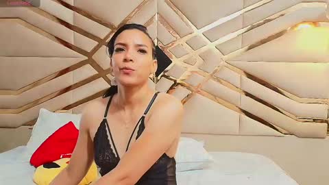 Snapshot of sluttyandmature chatting on 02/21/25, 01:22 MARCELA online show from 02/21/25, 01:22
