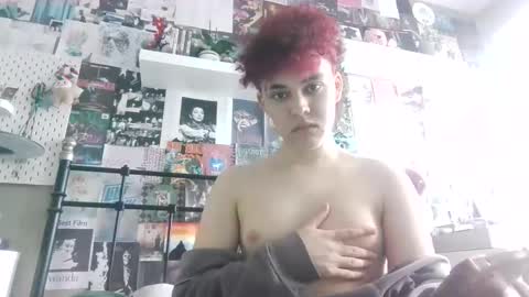 sluttyfemtwinky online show from 02/19/26, 08:27