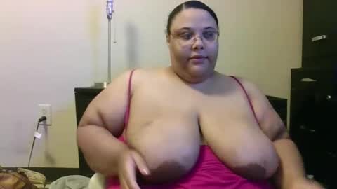 Snapshot of sluttyjess31 chatting on 09/27/25, 01:38 Jessica online show from 09/27/25, 01:38