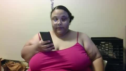 Snapshot of sluttyjess31 chatting on 09/28/25, 01:44 Jessica online show from 09/28/25, 01:44